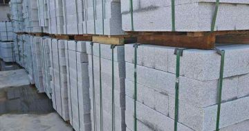 平凉芝麻白路牙石，路侧石