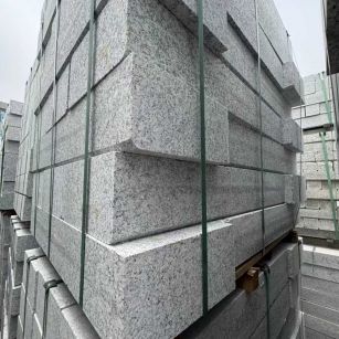 平凉芝麻白路牙石 马路牙子