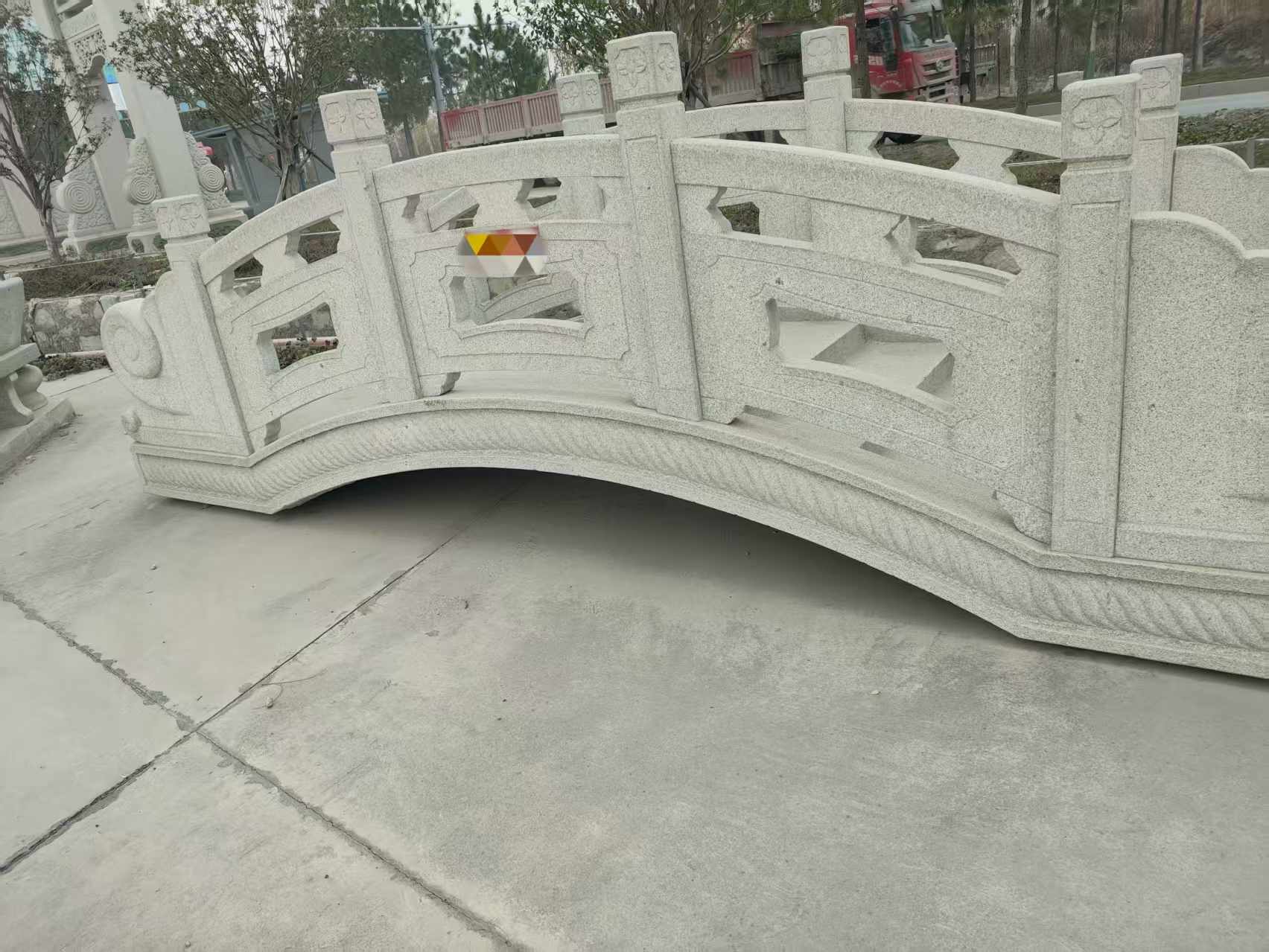 平凉芝麻白拱桥，石桥